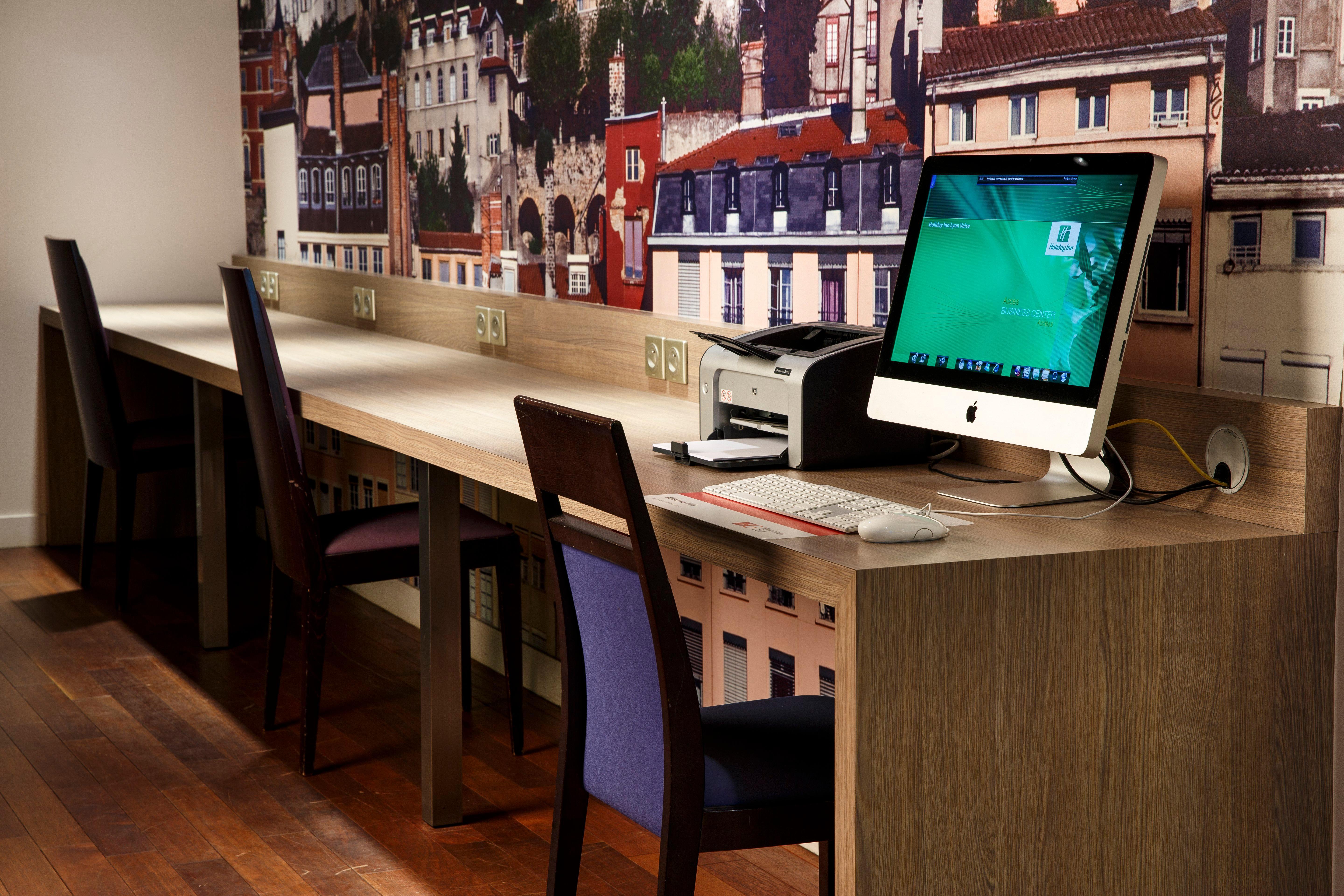 Holiday Inn Lyon Vaise By Ihg Tassin-la-Demi-Lune Bagian luar foto